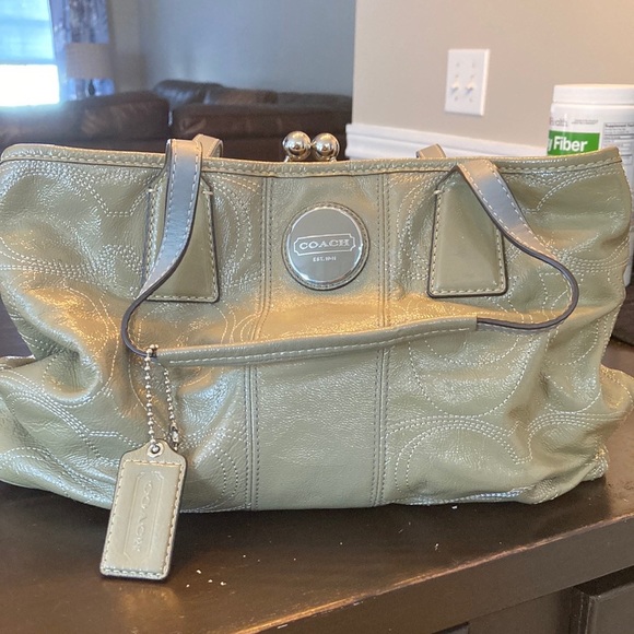 Coach Bags Vintage Coach Kiss Lock Olive Green Shoulder Bag Poshmark